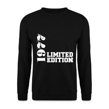Limited edition 1977, birthday gift 1977 - Unisex Sweatshirt - black - Front - Alina (178cm) & Michal (187cm)