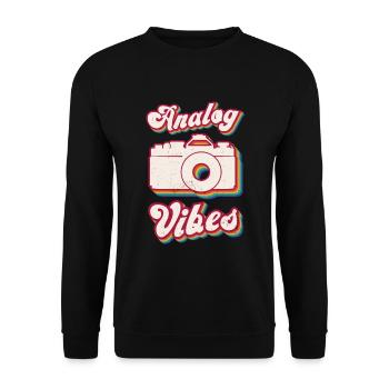 Retro Photographer Vintage Analog Vibes - Unisex Pullover - Schwarz - Vorne - Alina (178cm) & Michal (187cm)
