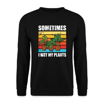 Sometimes I Wet My Plants - Unisex Pullover - Schwarz - Vorne - Alina (178cm) & Michal (187cm)