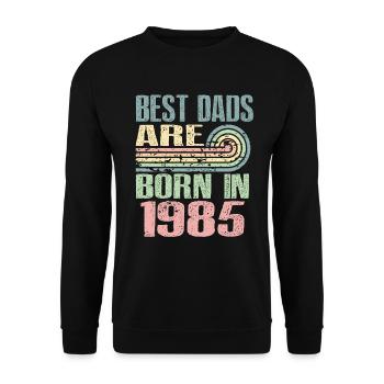 Die Besten Väter Sind 1985 Geboren, 38 Jahre Alt, - Unisex Pullover - Schwarz - Vorne - Alina (178cm) & Michal (187cm)