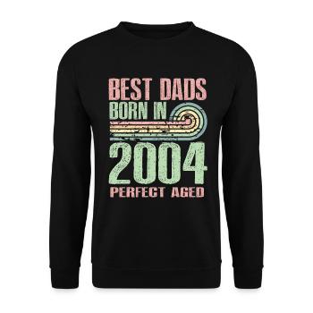 Die Besten Väter Sind 2004 Geboren, 19 Jahre Alt, - Unisex Pullover - Schwarz - Vorne - Alina (178cm) & Michal (187cm)