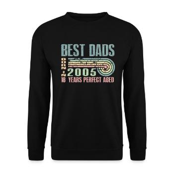 Die Besten Väter Sind 2005 Geboren, 18 Jahre Alt, - Unisex Pullover - Schwarz - Vorne - Alina (178cm) & Michal (187cm)