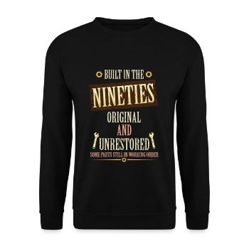 Built In The 90s Original And Unrestored - Unisex Pullover - Schwarz - Vorne - Alina (178cm) & Michal (187cm)