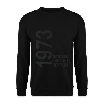 On October 1973 Year 1973 Retro Vintage 1973 - Unisex Pullover - Schwarz - Vorne - Alina (178cm) & Michal (187cm)