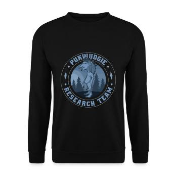 Pukwudgie Forschungsteam Monster Kryptid - Unisex Pullover - Schwarz - Vorne - Alina (178cm) & Michal (187cm)