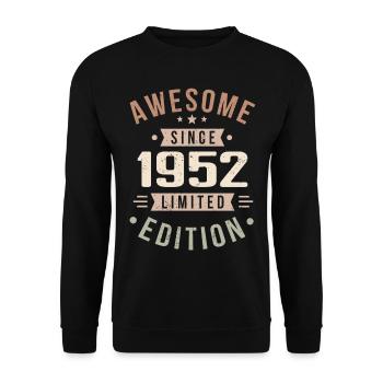 Original 1952 Vintage Vintage Birthday 1952 - Unisex Sweatshirt - black - Front - Alina (178cm) & Michal (187cm)