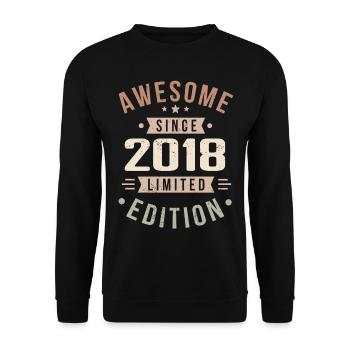 Original 2018 Vintage Vintage Birthday 2018 - Unisex Sweatshirt - black - Front - Alina (178cm) & Michal (187cm)