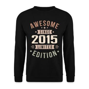 Original 2015 Vintage Vintage Birthday 2015 - Unisex Sweatshirt - black - Front - Alina (178cm) & Michal (187cm)