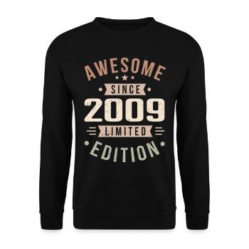 Original 2009 Vintage Vintage Birthday 2009 - Unisex Sweatshirt - black - Front - Alina (178cm) & Michal (187cm)