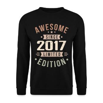 Original 2017 Vintage Vintage Birthday 2017 - Unisex Sweatshirt - black - Front - Alina (178cm) & Michal (187cm)