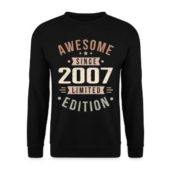 Original 2007 Vintage Vintage Birthday 2007 - Unisex Sweatshirt - black - Front - Alina (178cm) & Michal (187cm)
