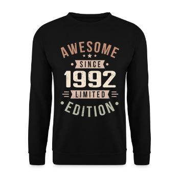 Original 1992 Vintage Vintage Birthday 1992 - Unisex Sweatshirt - black - Front - Alina (178cm) & Michal (187cm)