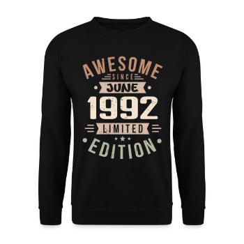 June 1992 Birthday June 1992 Gift June 1992 - Unisex Sweatshirt - black - Front - Alina (178cm) & Michal (187cm)