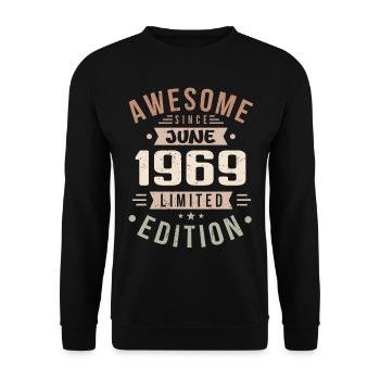 June 1969 Birthday June 1969 Gift June 1969 - Unisex Sweatshirt - black - Front - Alina (178cm) & Michal (187cm)