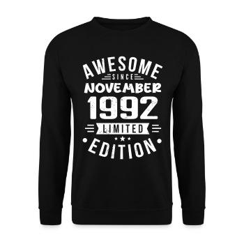 November 1992 Geschenkidee Legende November 1992 - Unisex Pullover - Schwarz - Vorne - Alina (178cm) & Michal (187cm)