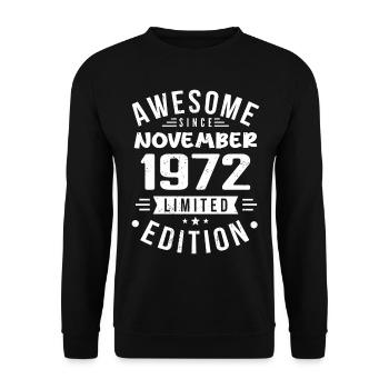 November 1972 Geschenkidee Legende November 1972 - Unisex Pullover - Schwarz - Vorne - Alina (178cm) & Michal (187cm)