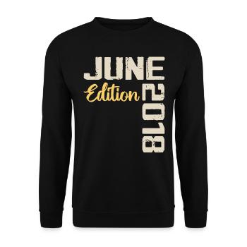 Born in June 2018 Gift June 2018 Birthday - Unisex Sweatshirt - black - Front - Alina (178cm) & Michal (187cm)