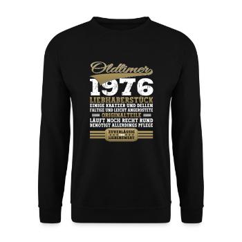 Oldtimer 1976 46. Geburtstag Geschenk Herren - Unisex Pullover - Schwarz - Vorne - Alina (178cm) & Michal (187cm)