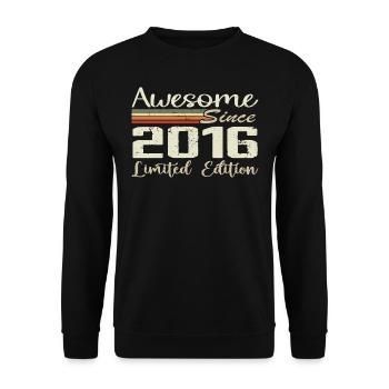 Anniversaire 8 Ans Millésime 2016 Cadeau 2016 - Sweat-shirt Unisexe - noir - Devant - Alina (178cm) & Michal (187cm)