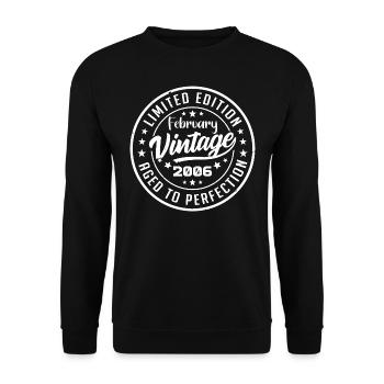 Vintage February 2006 Retro February 2006 Gift - Unisex Sweatshirt - black - Front - Alina (178cm) & Michal (187cm)