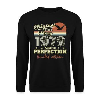 May 1979 | Birthday Gift May 1979 May 1979 - Unisex Sweatshirt - black - Front - Alina (178cm) & Michal (187cm)