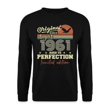 August 1961 Birthday August 1961 Vintage August 1961 - Unisex Sweatshirt - black - Front - Alina (178cm) & Michal (187cm)