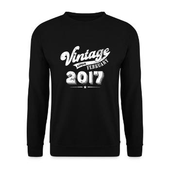 Vintage since February 2017 Geburtstag Geschenk - Unisex Pullover - Schwarz - Vorne - Alina (178cm) & Michal (187cm)