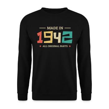 Legendary Since 1942 Original 1942 - Unisex Sweatshirt - black - Front - Alina (178cm) & Michal (187cm)