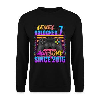 Video Game Level 7 Unlocked Awesome Since 2016 - Unisex Pullover - Schwarz - Vorne - Alina (178cm) & Michal (187cm)