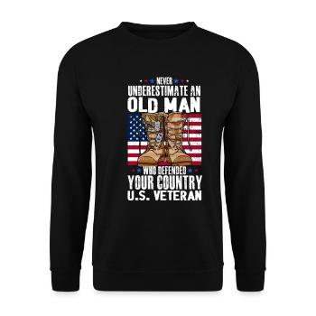 Never Underestimate An Old Man Veteran USA Flag - Unisex Sweatshirt - black - Front - Alina (178cm) & Michal (187cm)
