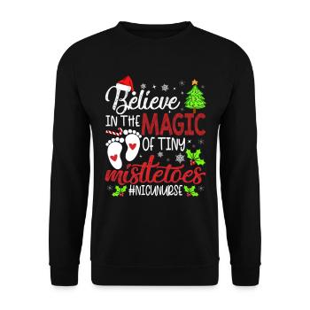 Nicu Nurse Believin Magic Of Tiny Mistletoe - Unisex Pullover - Schwarz - Vorne - Alina (178cm) & Michal (187cm)