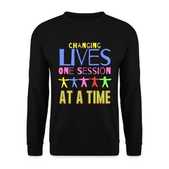Changer des vies, une session à la fois - Sweat-shirt Unisexe - noir - Devant - Alina (178cm) & Michal (187cm)