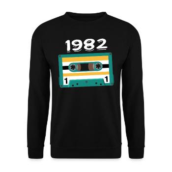 Cassette 1982 Vintage Anniversary 1982 - Unisex Sweatshirt - black - Front - Alina (178cm) & Michal (187cm)