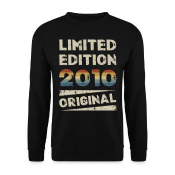 Limited Edition Birthday Party Vintage 2010 - Unisex Sweatshirt - black - Front - Alina (178cm) & Michal (187cm)