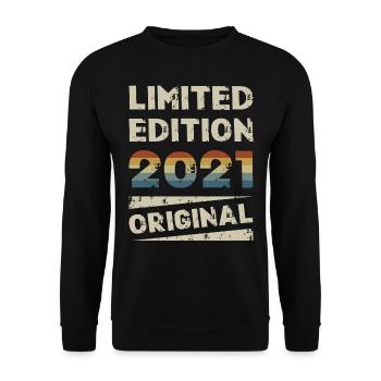 Limited Edition Birthday Party Vintage 2021 - Unisex Sweatshirt - black - Front - Alina (178cm) & Michal (187cm)
