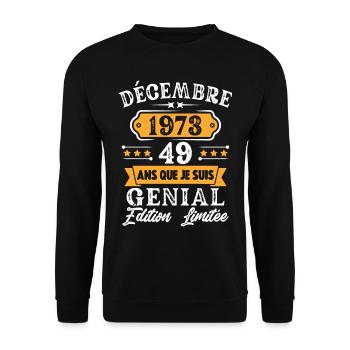 Cadeau D'anniversaire 49 Ans Décembre 1973 Rétro - Sweat-shirt Unisexe - noir - Devant - Alina (178cm) & Michal (187cm)