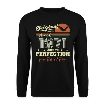 April 1971 Gift | 54th Anniversary April 1971 - Unisex Sweatshirt - black - Front - Alina (178cm) & Michal (187cm)