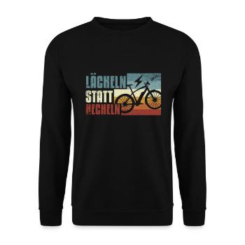 E-Bike, E-MTB, Lächeln statt Hecheln - Unisex Pullover - Schwarz - Vorne - Alina (178cm) & Michal (187cm)