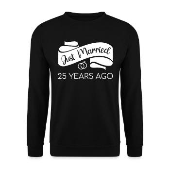 Gerade vor 25 Jahren geheiratet v - Unisex Pullover - Schwarz - Vorne - Alina (178cm) & Michal (187cm)