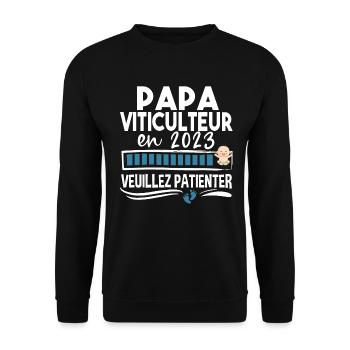 Papa Viticulteur 2023 Viticulture Métier Humour - Sweat-shirt Unisexe - noir - Devant - Alina (178cm) & Michal (187cm)