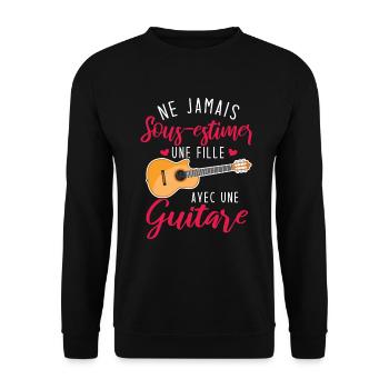 Ne jamais sous estimer une fille avec une guitare - Sweat-shirt Unisexe - noir - Devant - Alina (178cm) & Michal (187cm)
