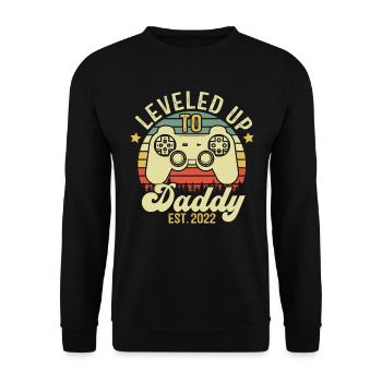 Leveled up to Daddy 2022, Cadeau papa 2022 - Sweat-shirt Unisexe - noir - Devant - Alina (178cm) & Michal (187cm)
