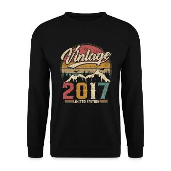 Vintage 2017 Limited Edition Geburtstagsgeschenk - Unisex Pullover - Schwarz - Vorne - Alina (178cm) & Michal (187cm)
