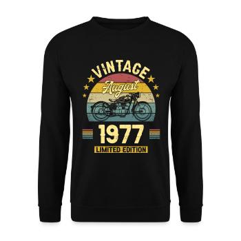 Vintage August 1977 45 years anniversary - Unisex Sweatshirt - black - Front - Alina (178cm) & Michal (187cm)