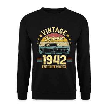 Vintage September 1942 80 years Anniversary - Unisex Sweatshirt - black - Front - Alina (178cm) & Michal (187cm)