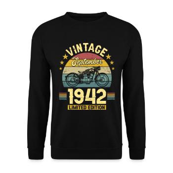 Vintage September 1942 80 years Anniversary - Unisex Sweatshirt - black - Front - Alina (178cm) & Michal (187cm)