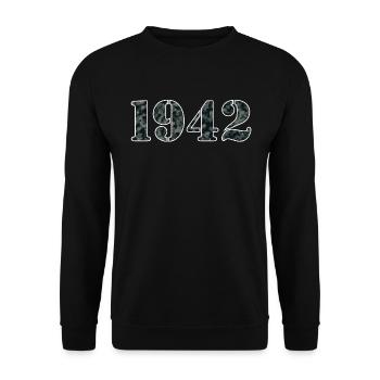 Military Optics 1942 Vintage Birth Year Gift - Unisex Sweatshirt - black - Front - Alina (178cm) & Michal (187cm)