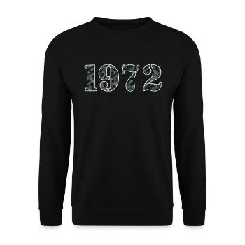 1972 Birth Year Military Optics Gift - Unisex Sweatshirt - black - Front - Alina (178cm) & Michal (187cm)