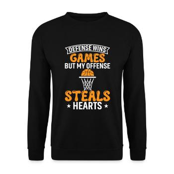 Die Defensive gewinnt Spiele, aber meine Offensive stiehlt Herzen. - Unisex Pullover - Schwarz - Vorne - Alina (178cm) & Michal (187cm)