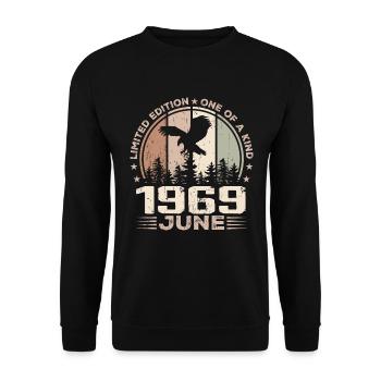 Incomparable depuis juin 1969, 55e Anniversaire - Sweat-shirt Unisexe - noir - Devant - Alina (178cm) & Michal (187cm)